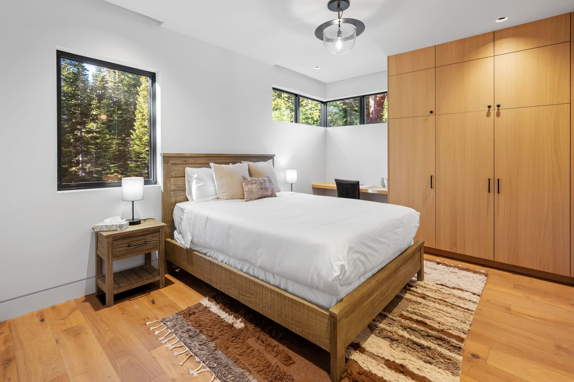 Modern Creekside Retreat - Image 24