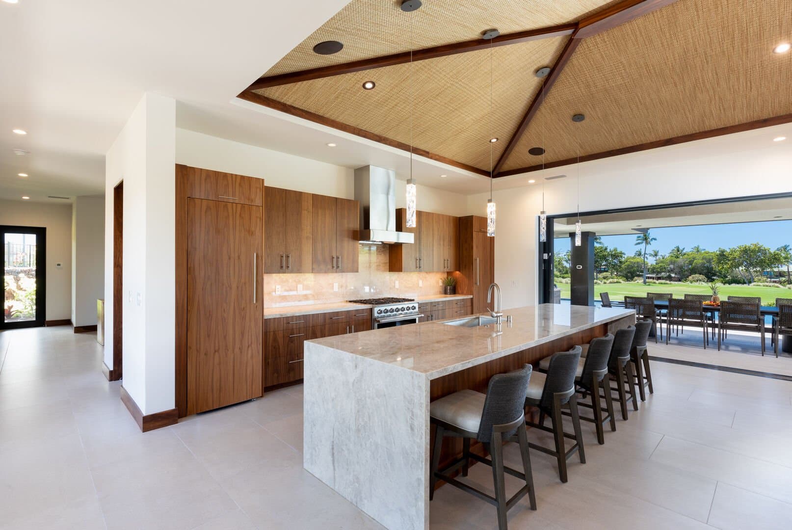 Hawaiian Elegance - Image 5