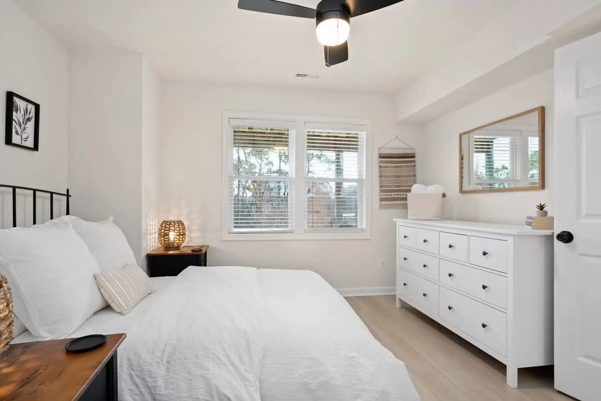 Yellow Lotus - Image 28