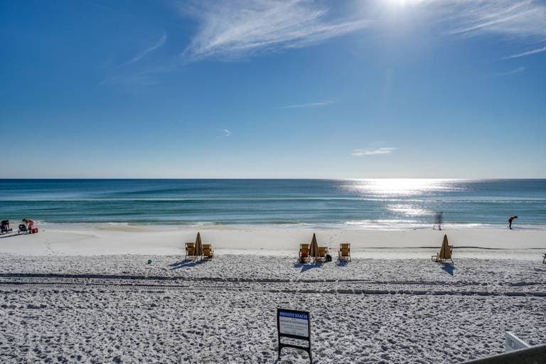 Shore Thing Residence - Image 36