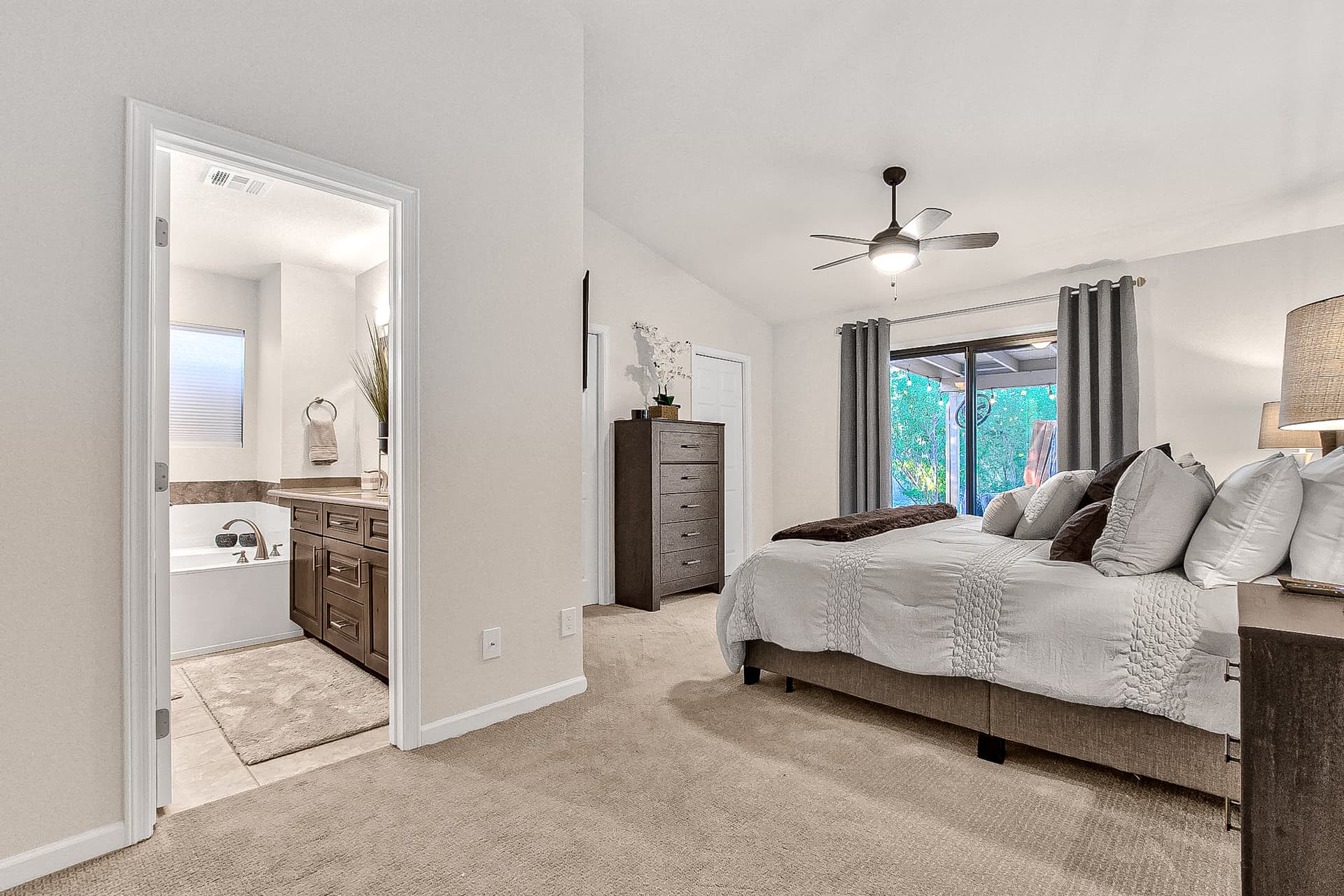 Sunset Ridge Retreat - Image 15