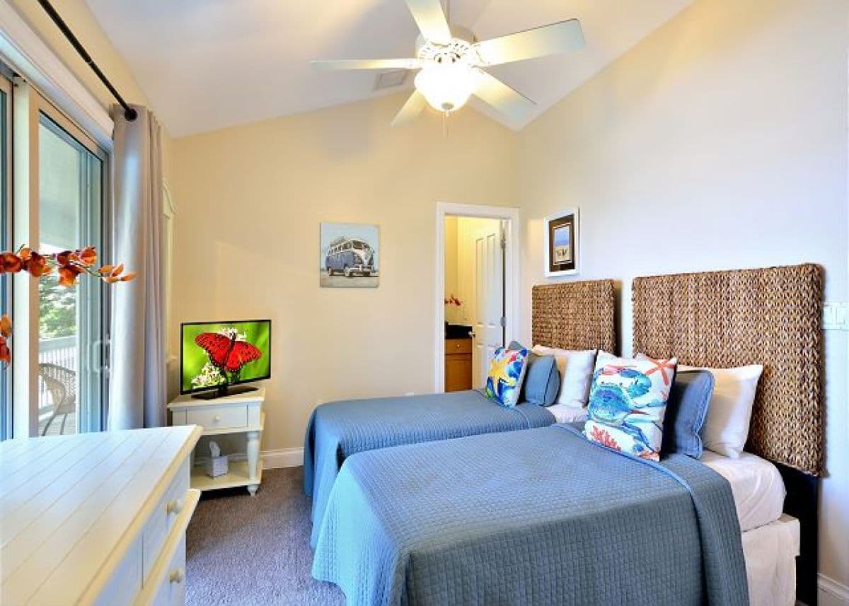 Coastal Comfort - Image 27