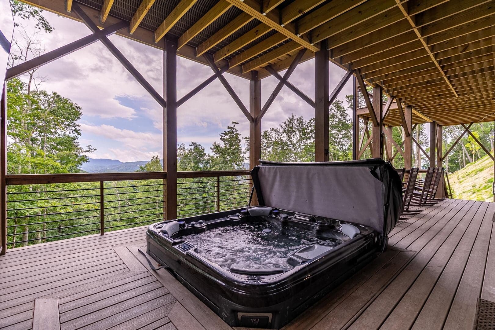 Livin' Lodge - Image 2