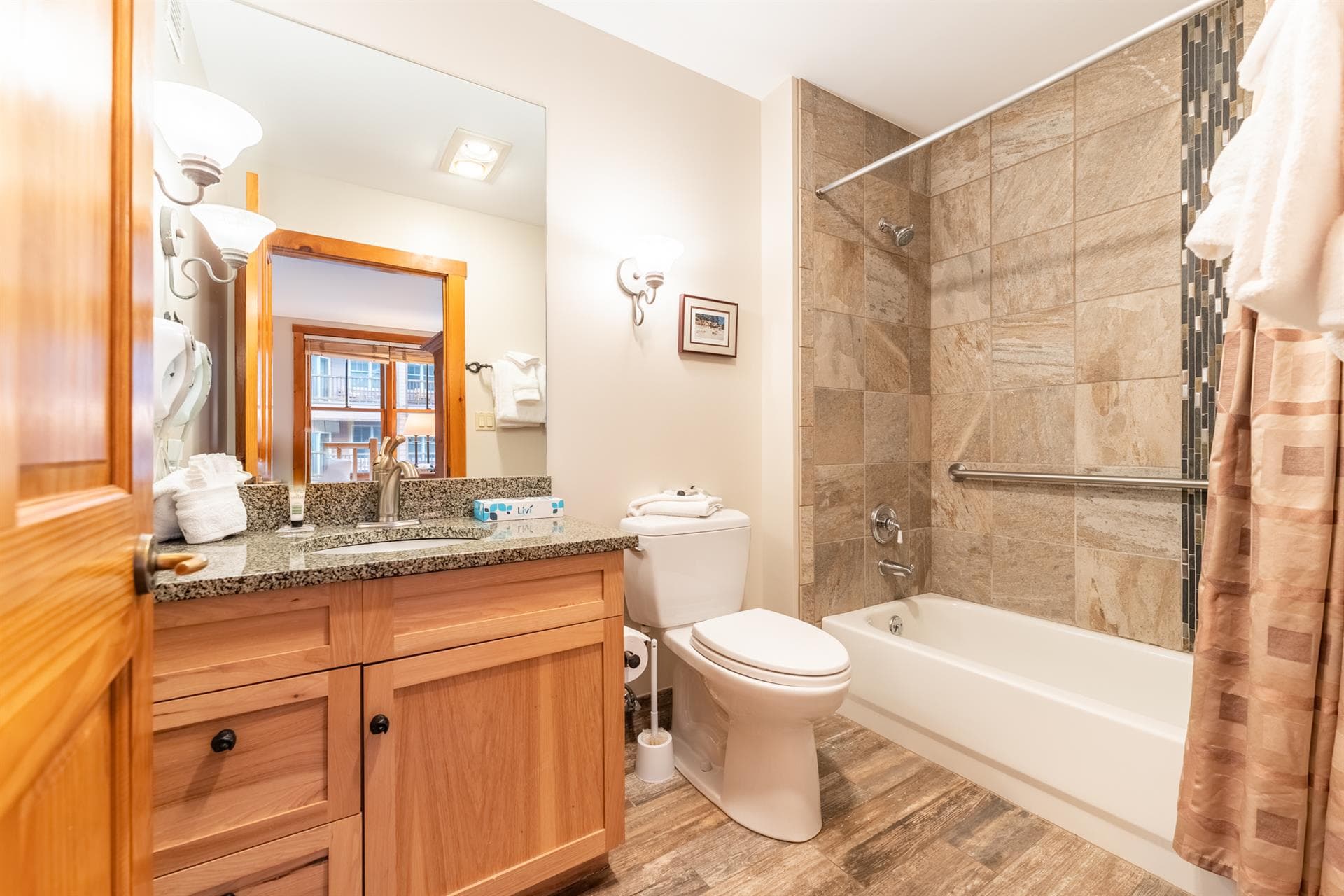 Peakview Penthouse Retreat - Image 25