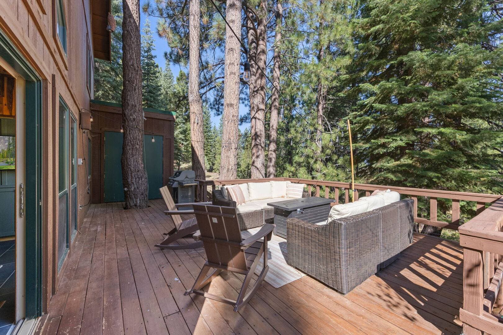 Sleeping Bear Lodge - Image 20