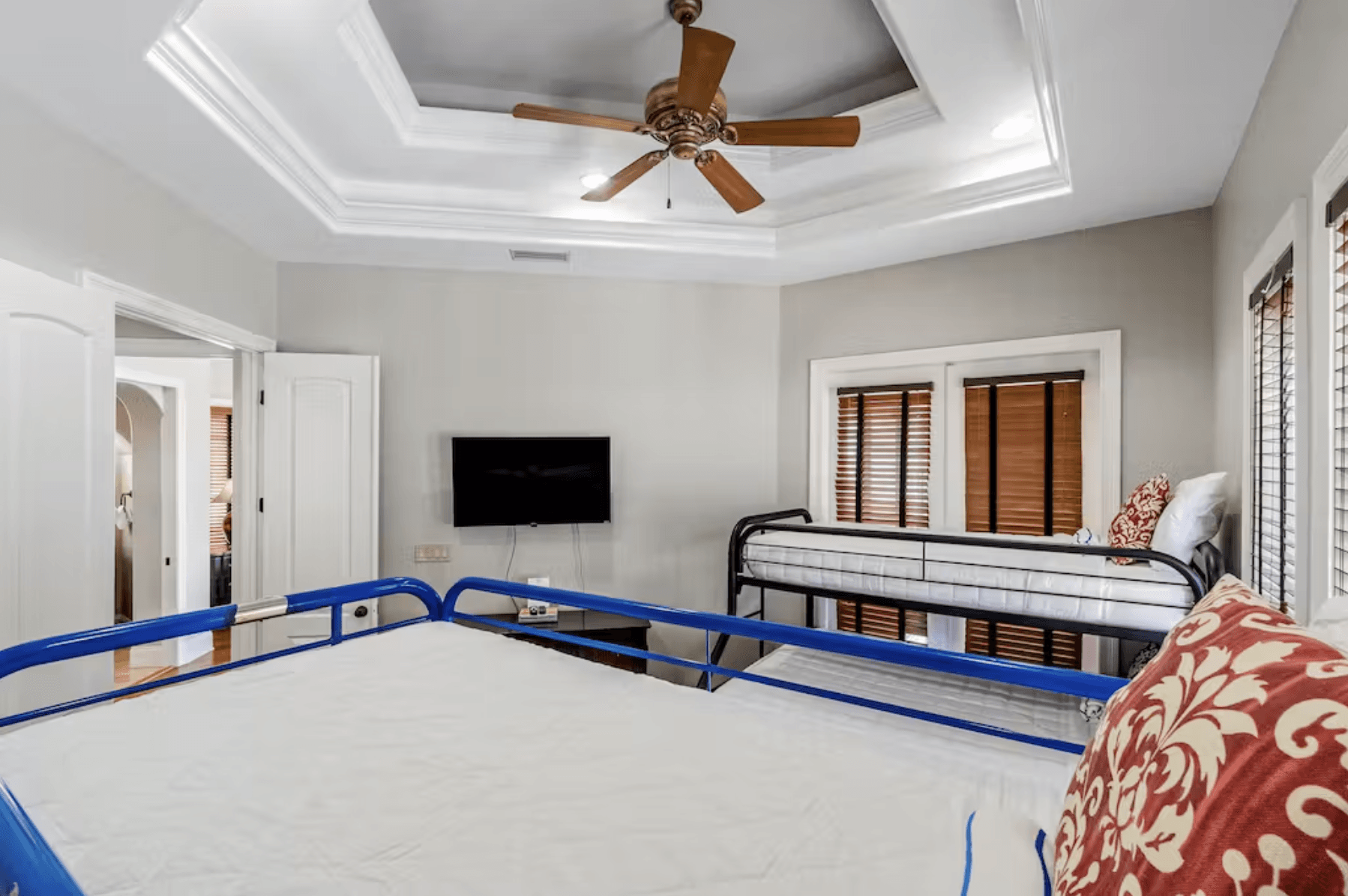 Villa by the Sea House - Image 34