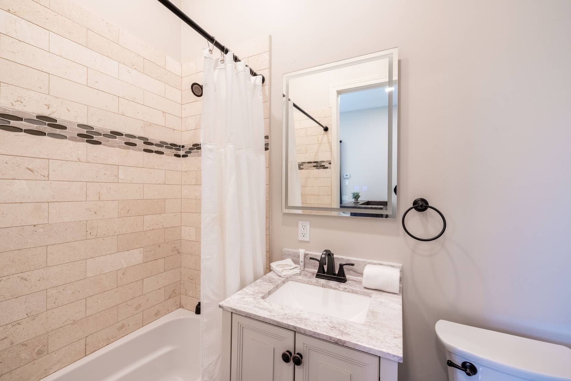 Residence on Cactus - Image 30