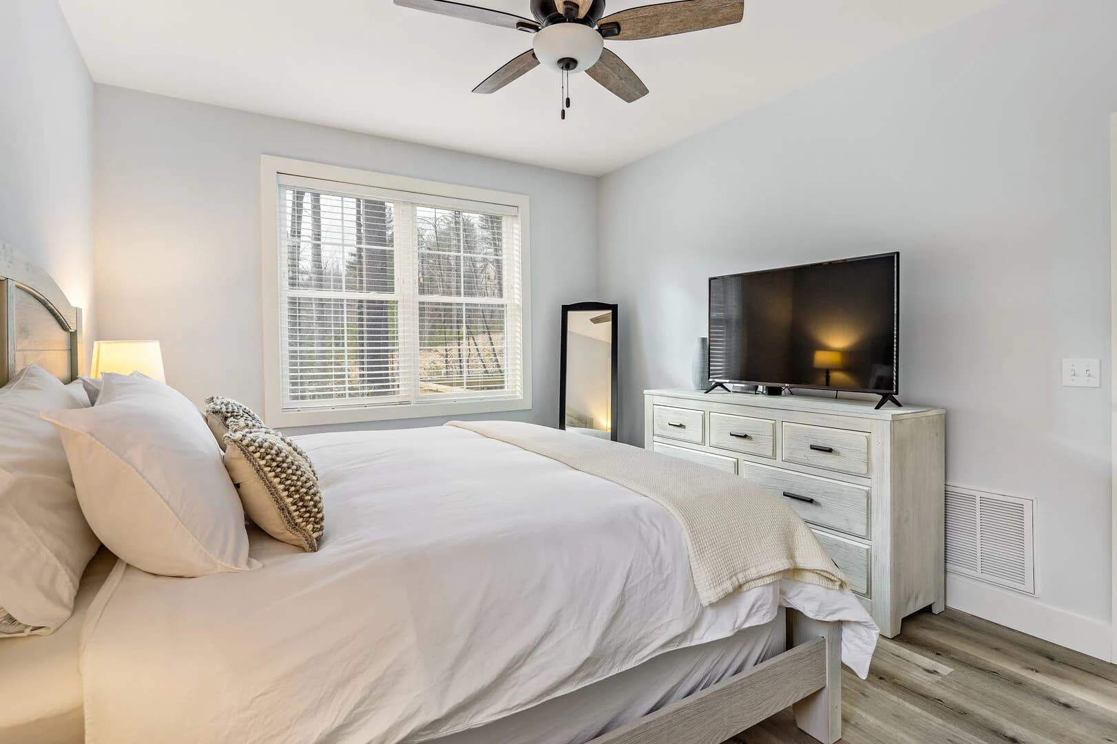 Old Bridge House - Image 20