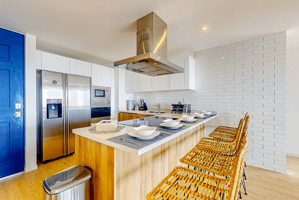 Blue House 305 - Image 2