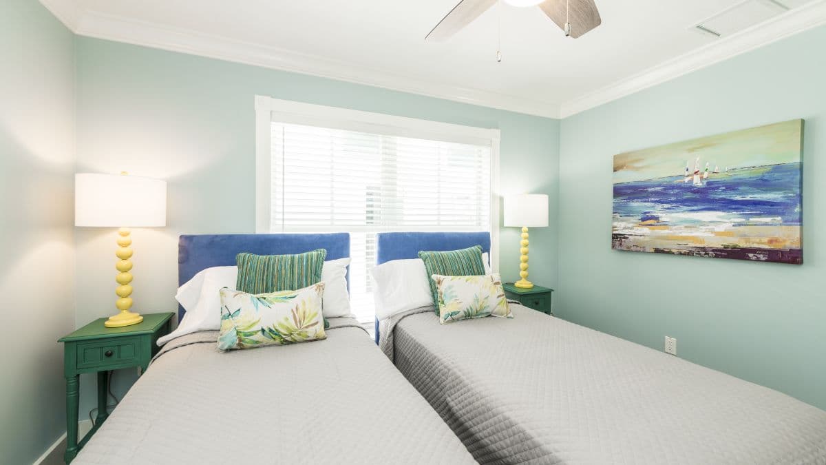 Upper Bayview North - Image 20