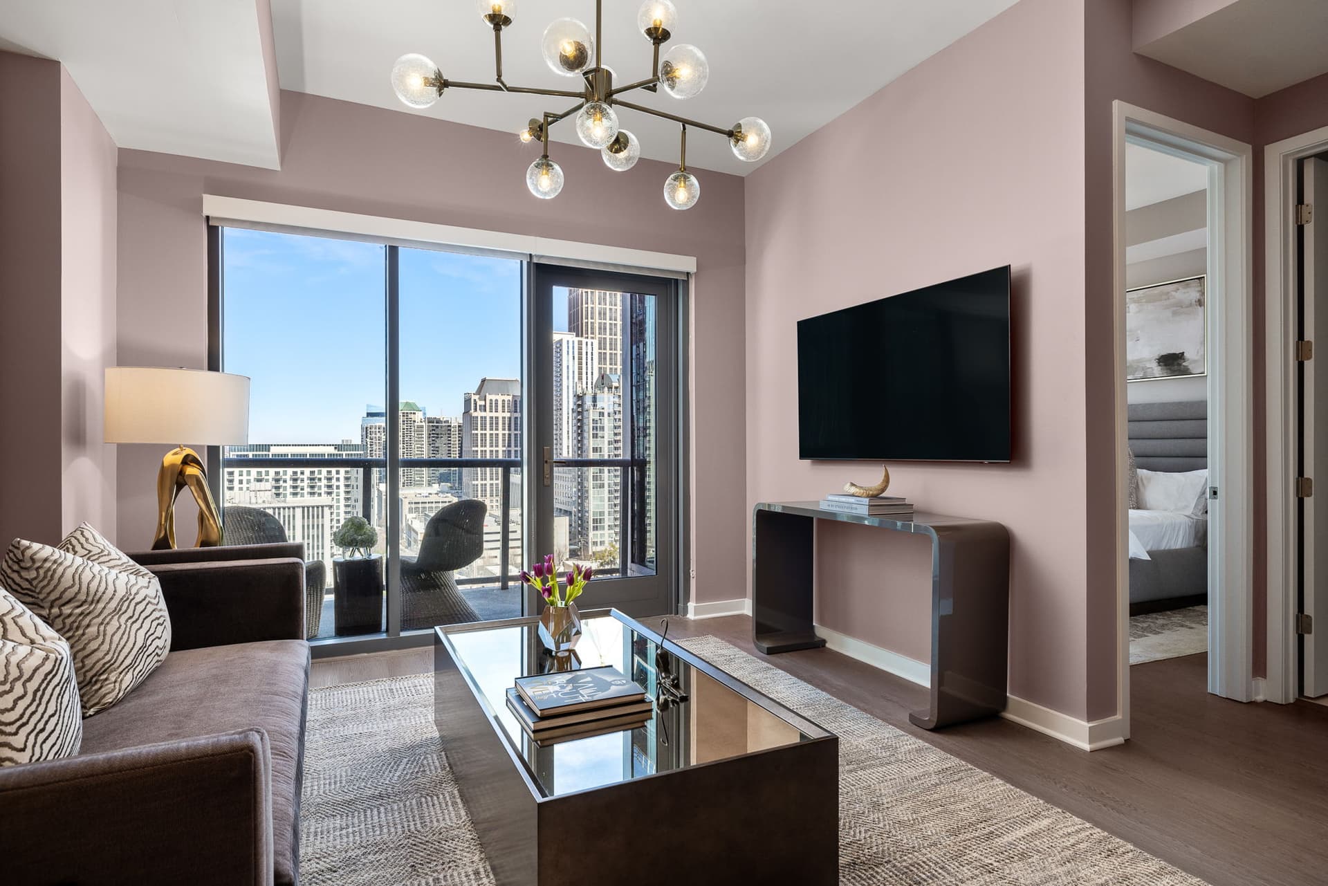 Regal Retreat - Image 8