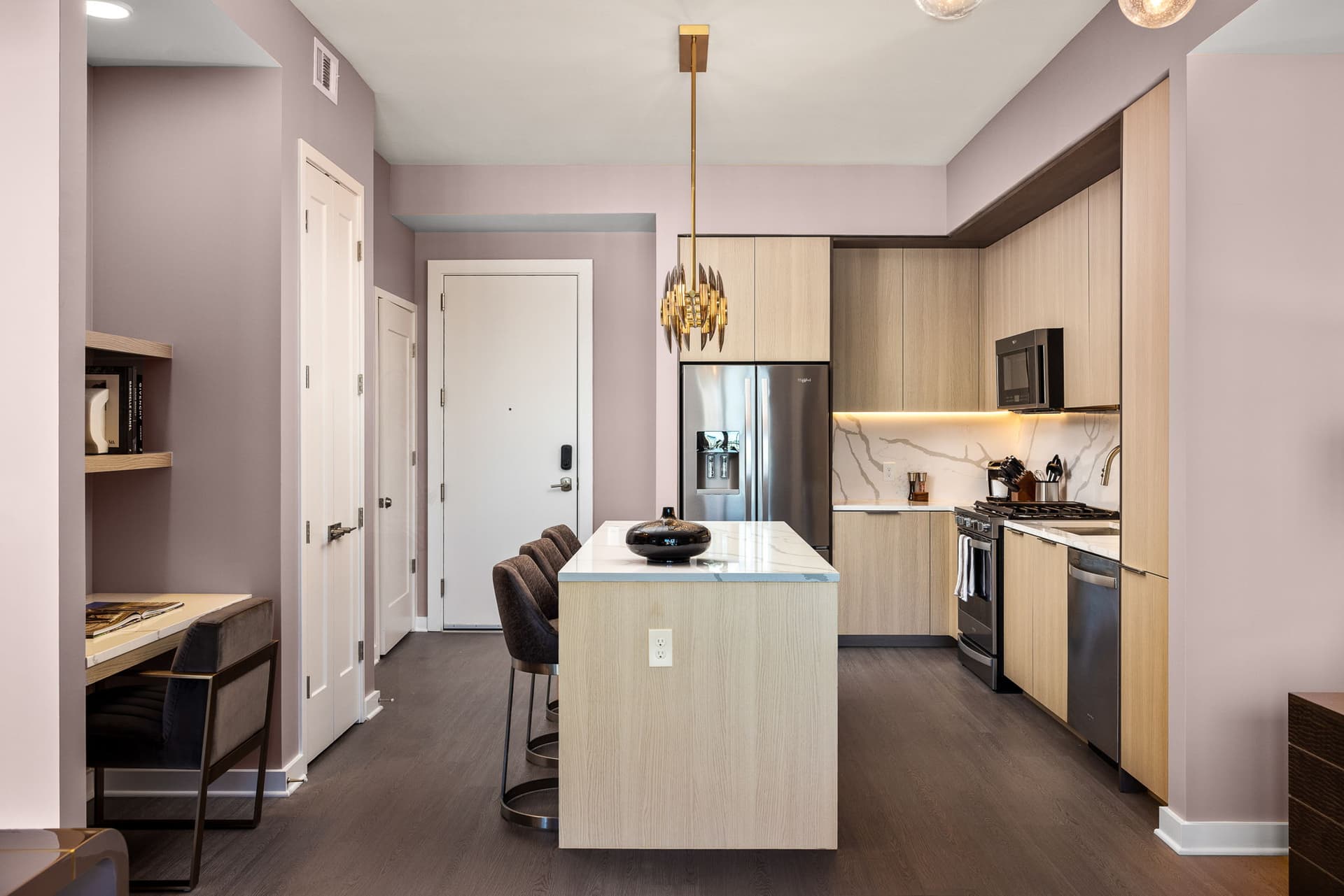 Regal Retreat - Image 9