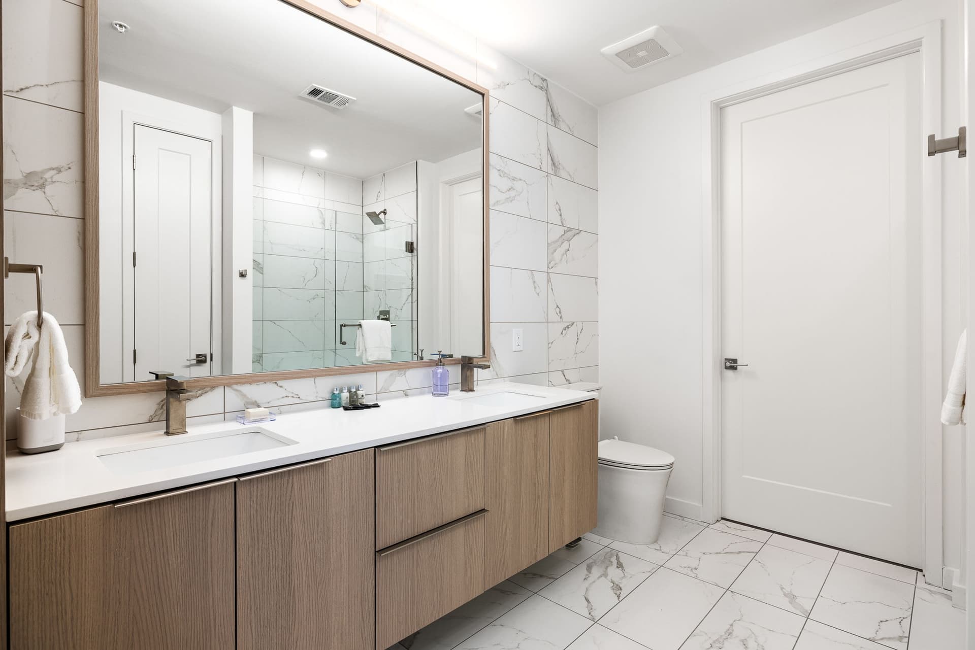 Regal Retreat - Image 17