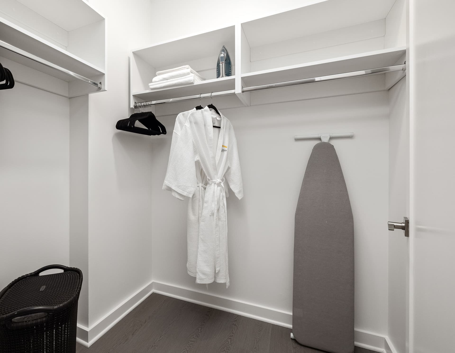 Regal Retreat - Image 18