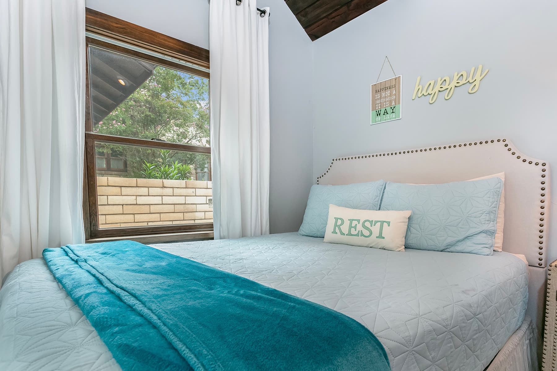 Rest Haus - Image 18