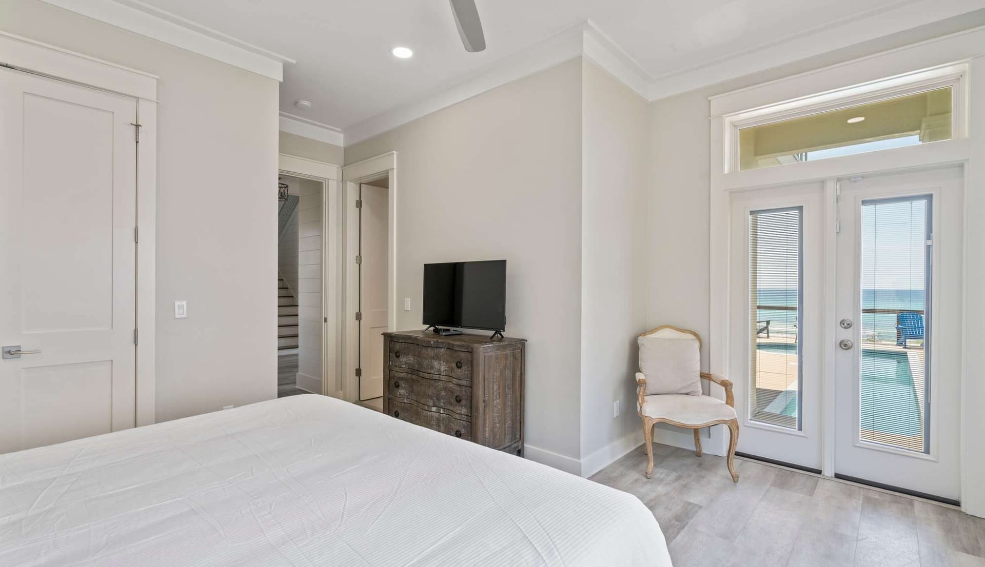 Latitudes Manor - Image 22