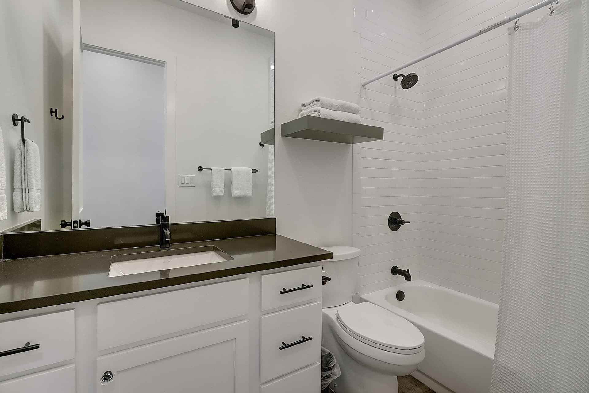 Shore Break House - Image 29