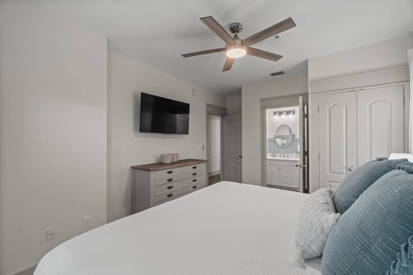 Sandy Buns - Image 24