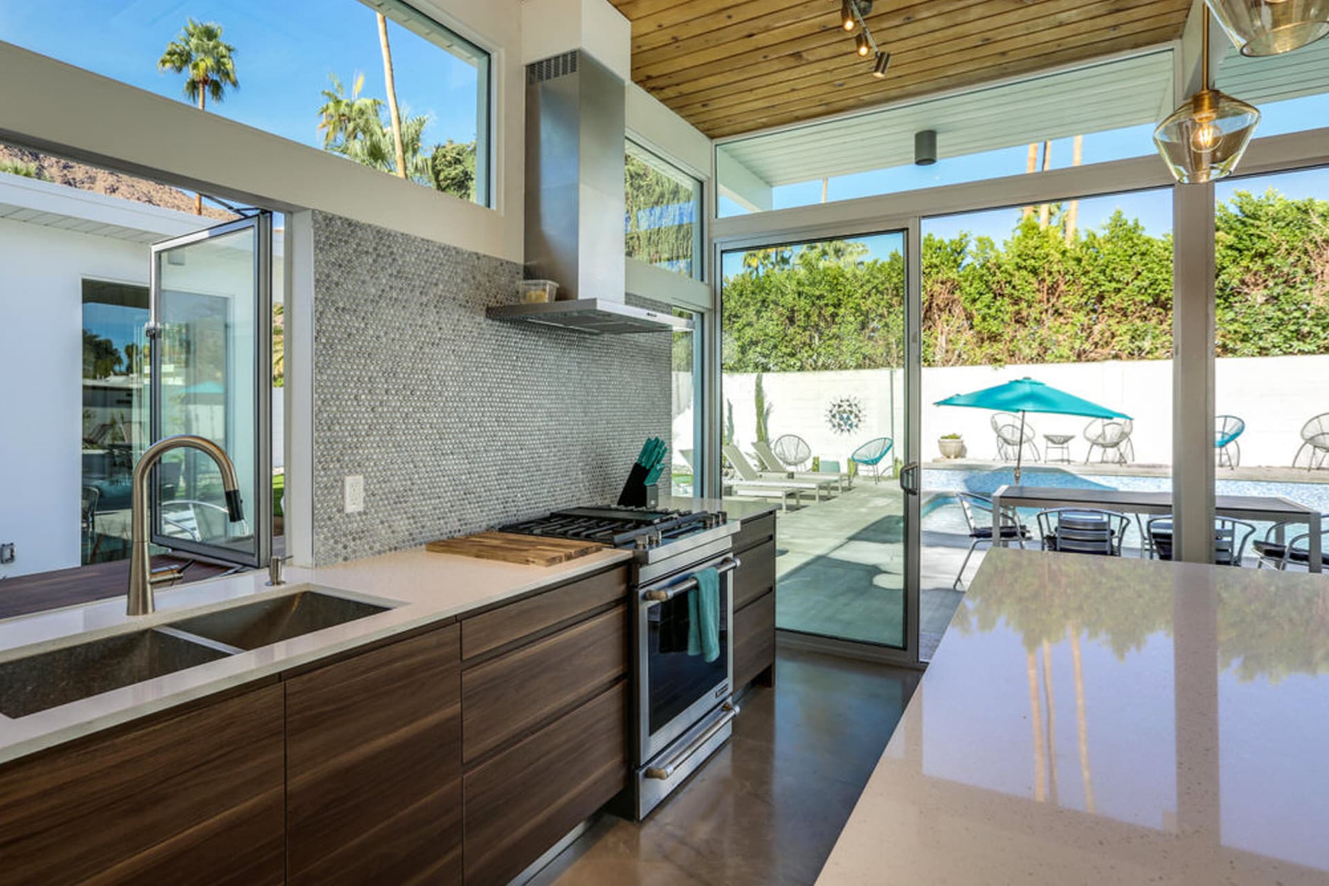 Regal Contemporary House - Image 7