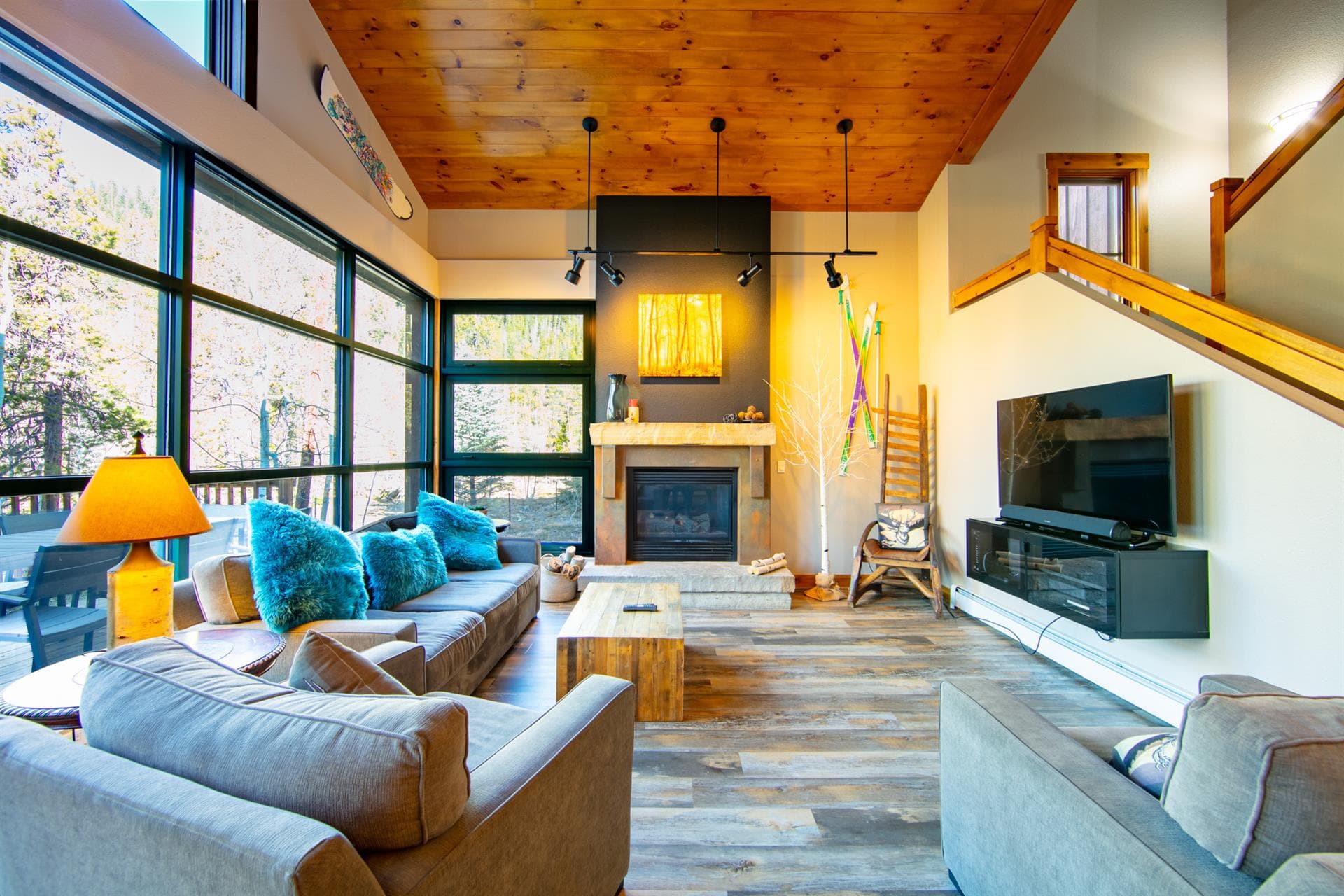 Alpine Vista Haven - Image 2