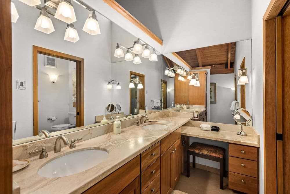 Ridge Condo #27 - Image 25