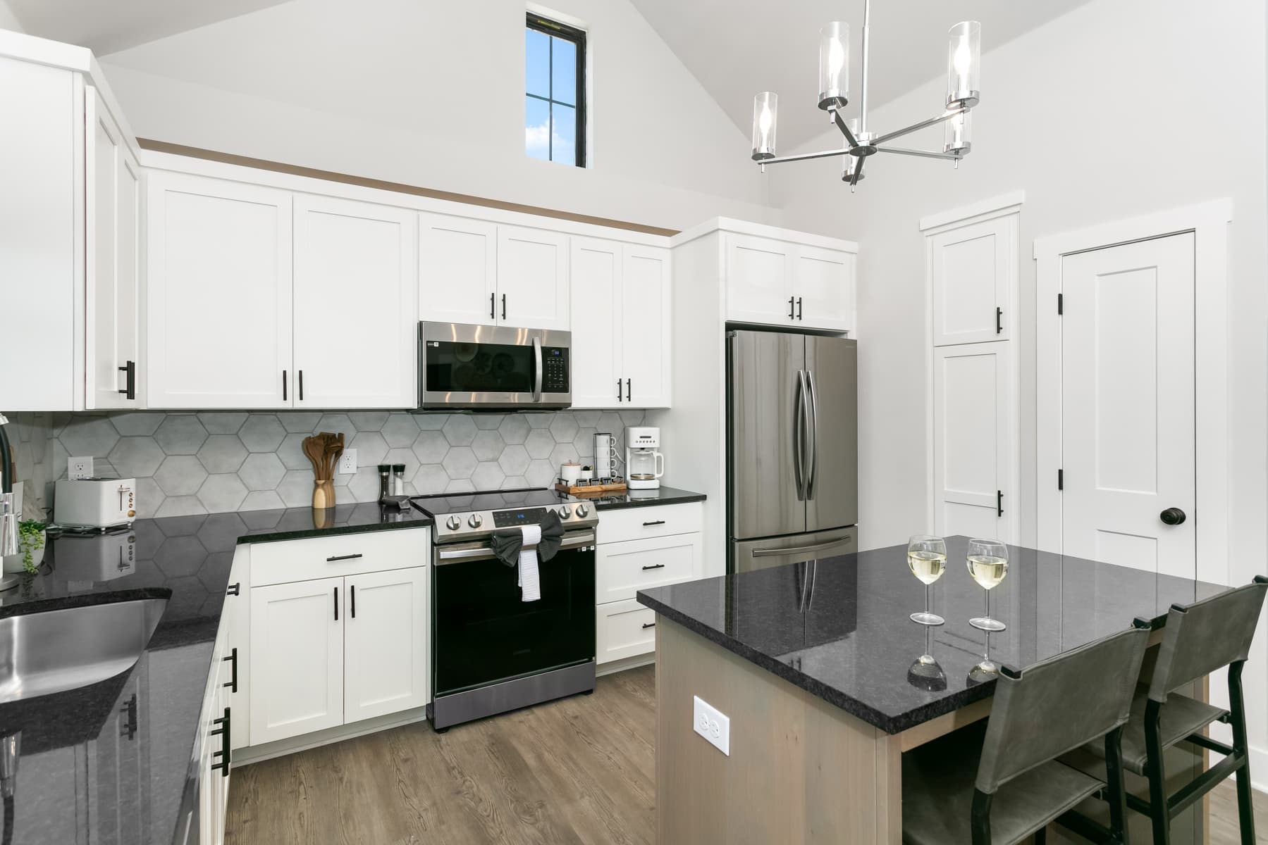 Rise and Wine Home - Image 8