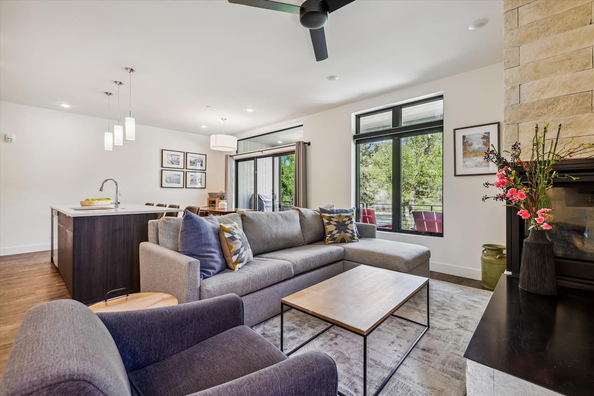 River West Condo #814