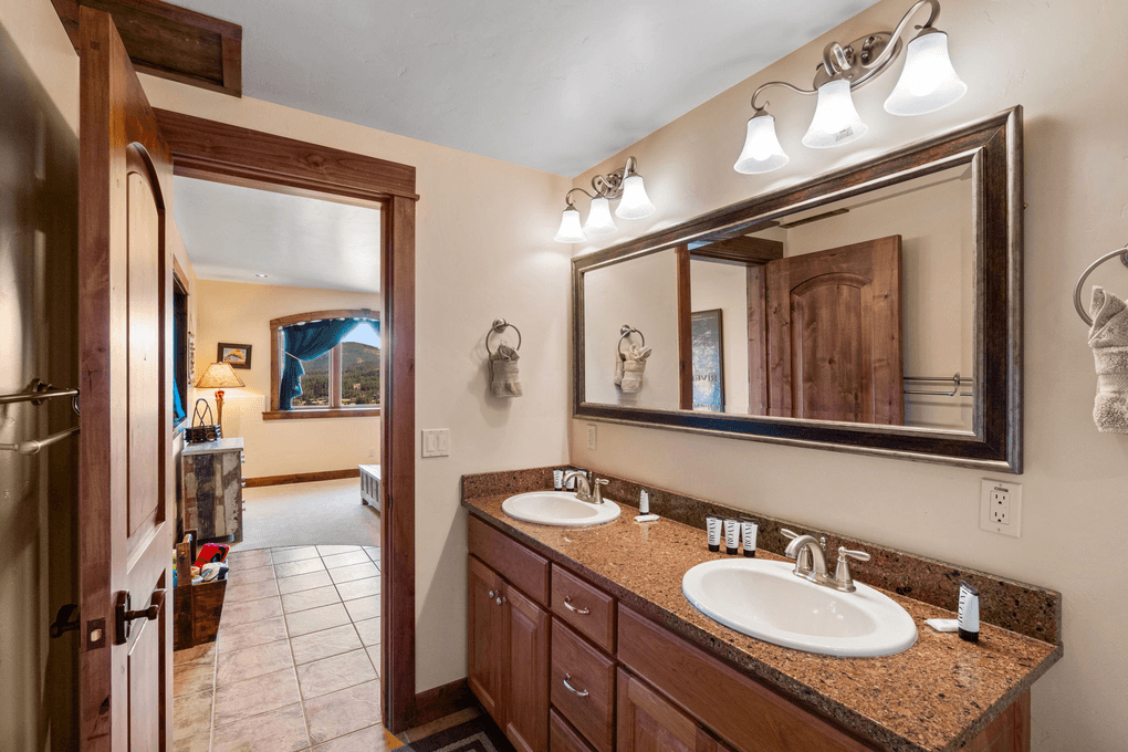 Timberline Lodge - Image 44