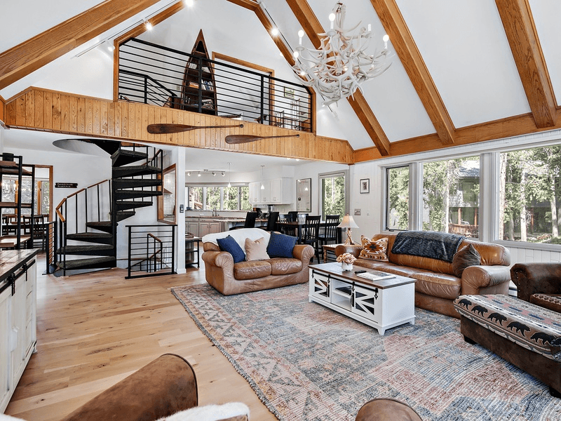 Sapphire Chalet - Image 3