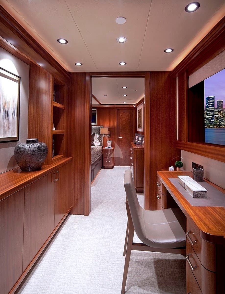 Pipe Dream Yacht - Image 10