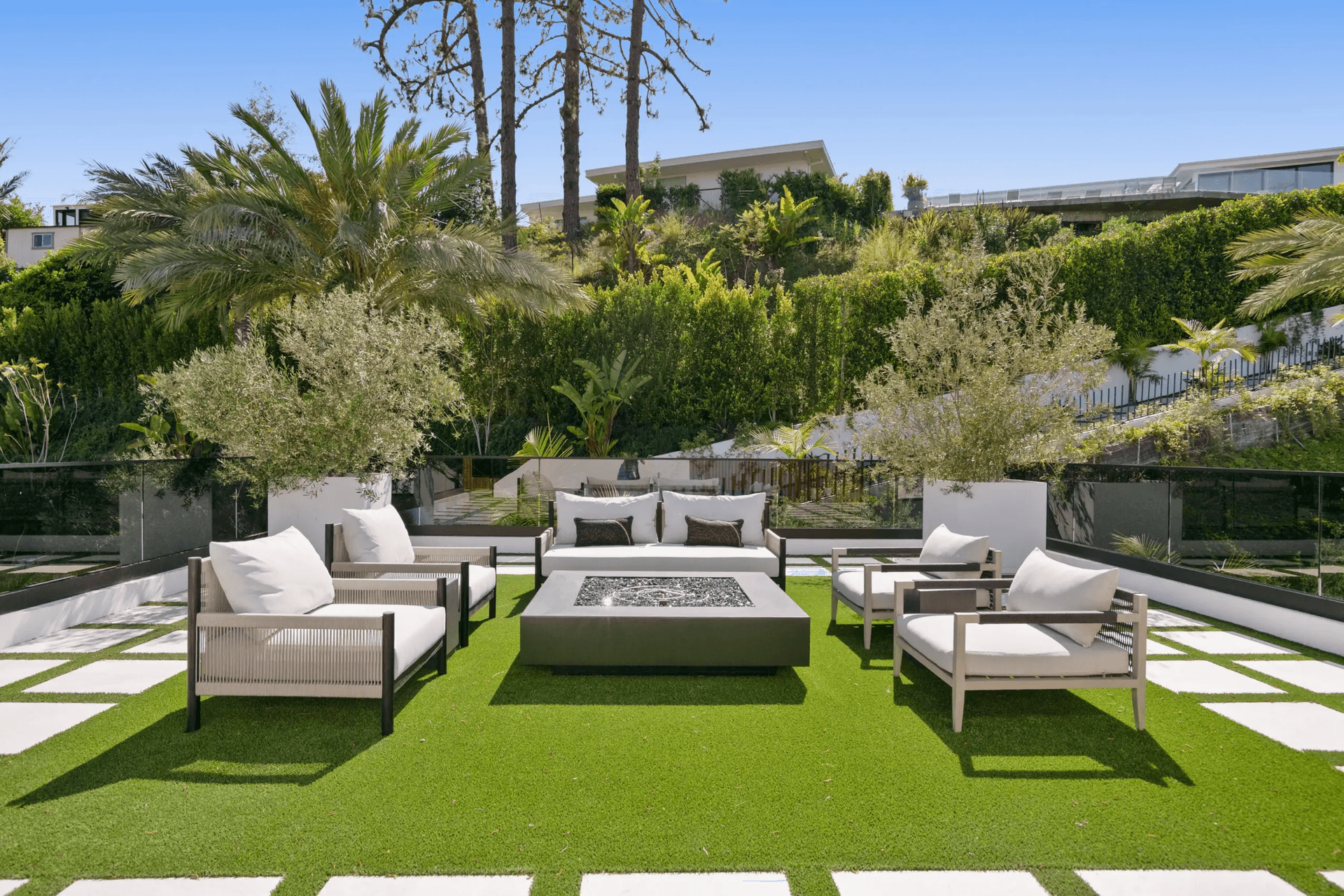 Linda Flora - Image 47