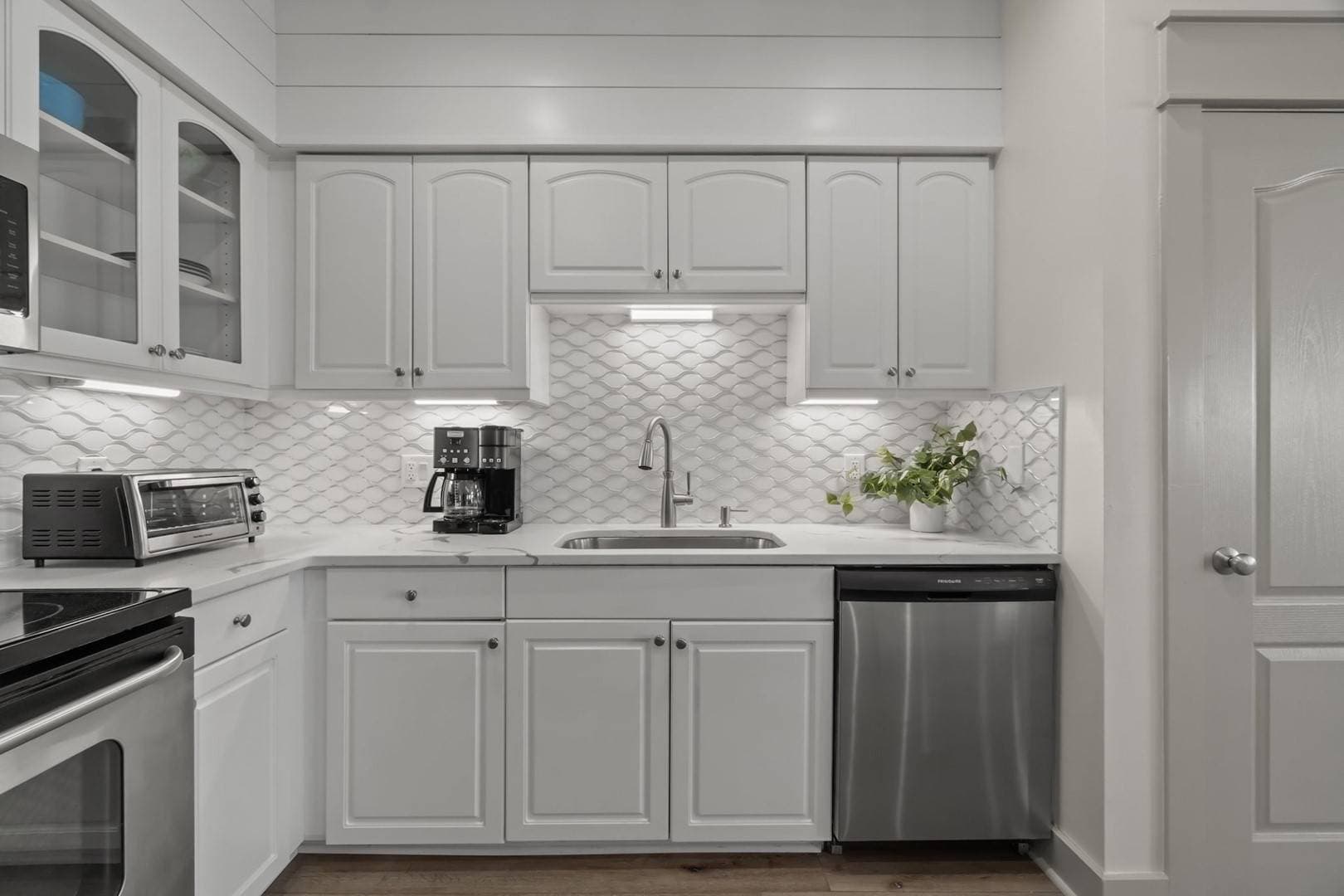 Sandy Buns - Image 18