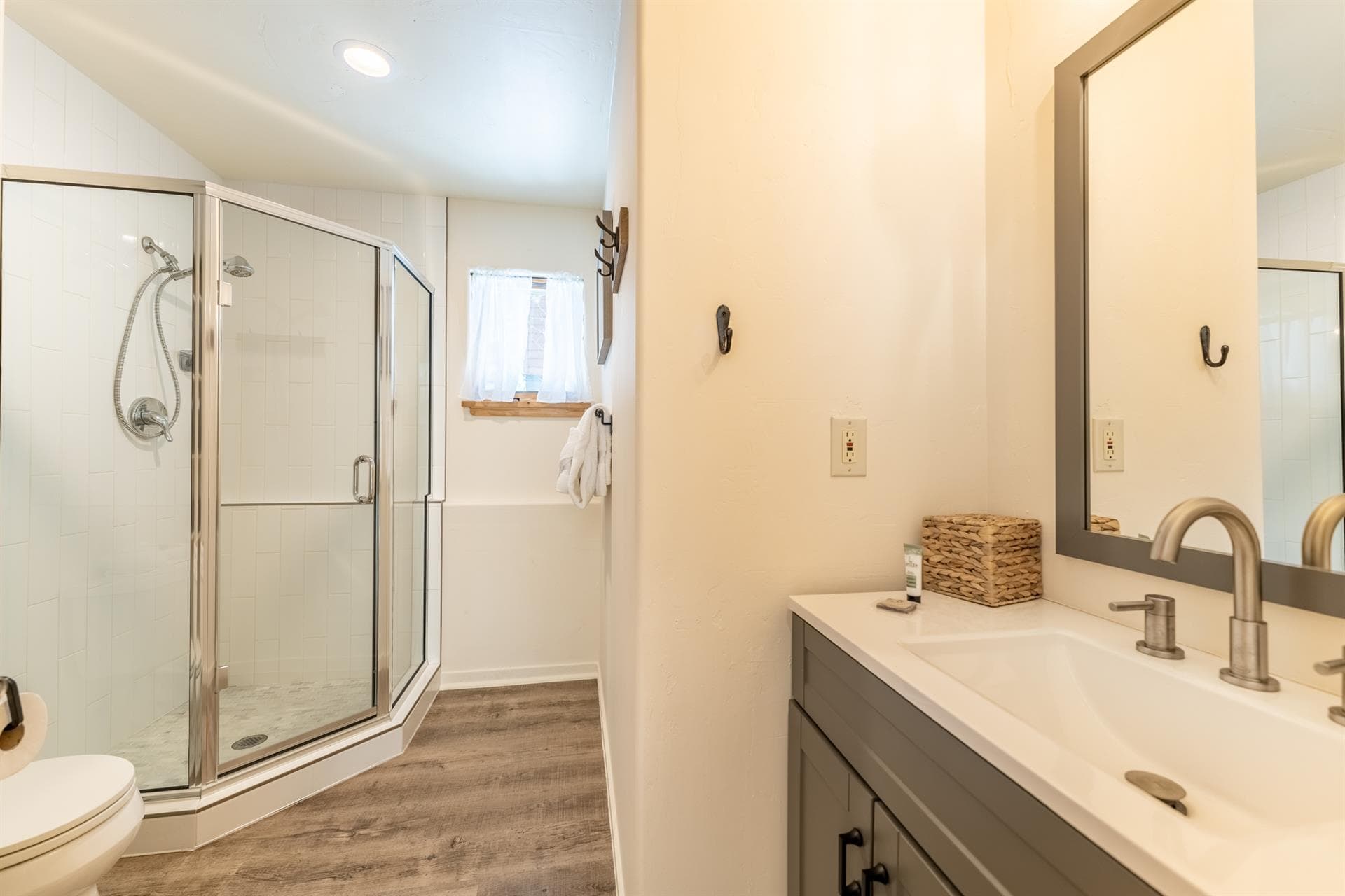 Rasor Court House - Image 32