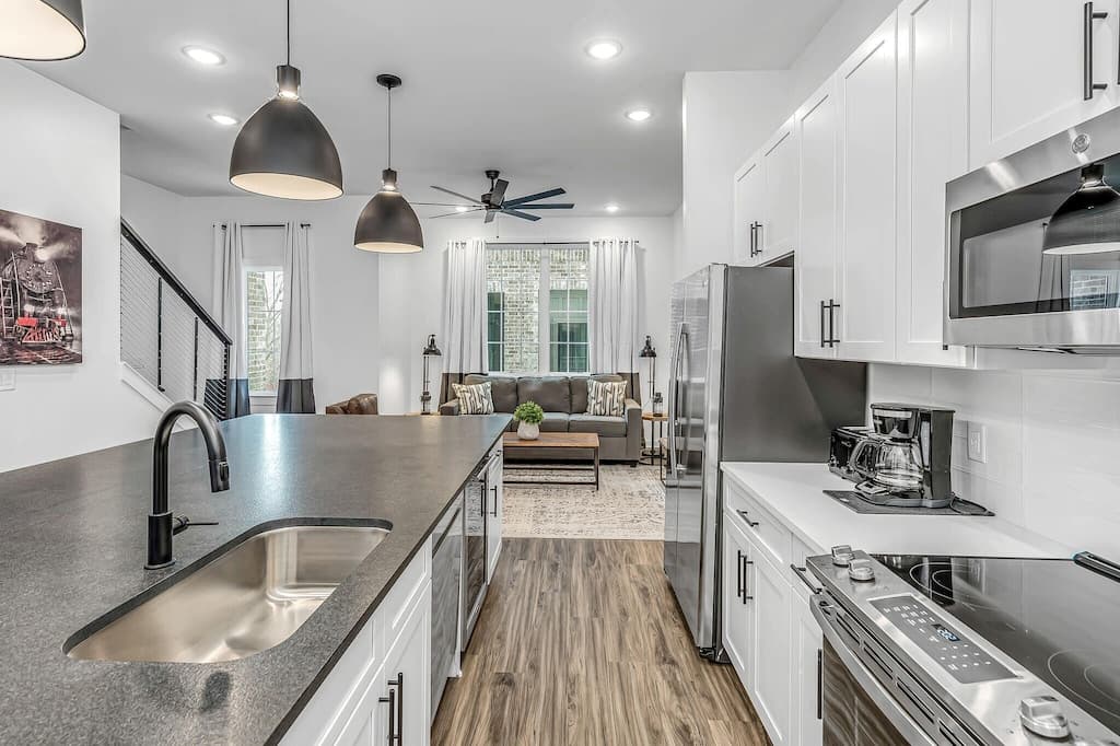 Highland Station - Image 7