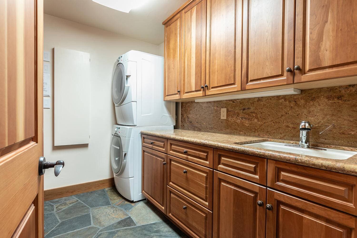 Clouds Rest Lodge - Image 34