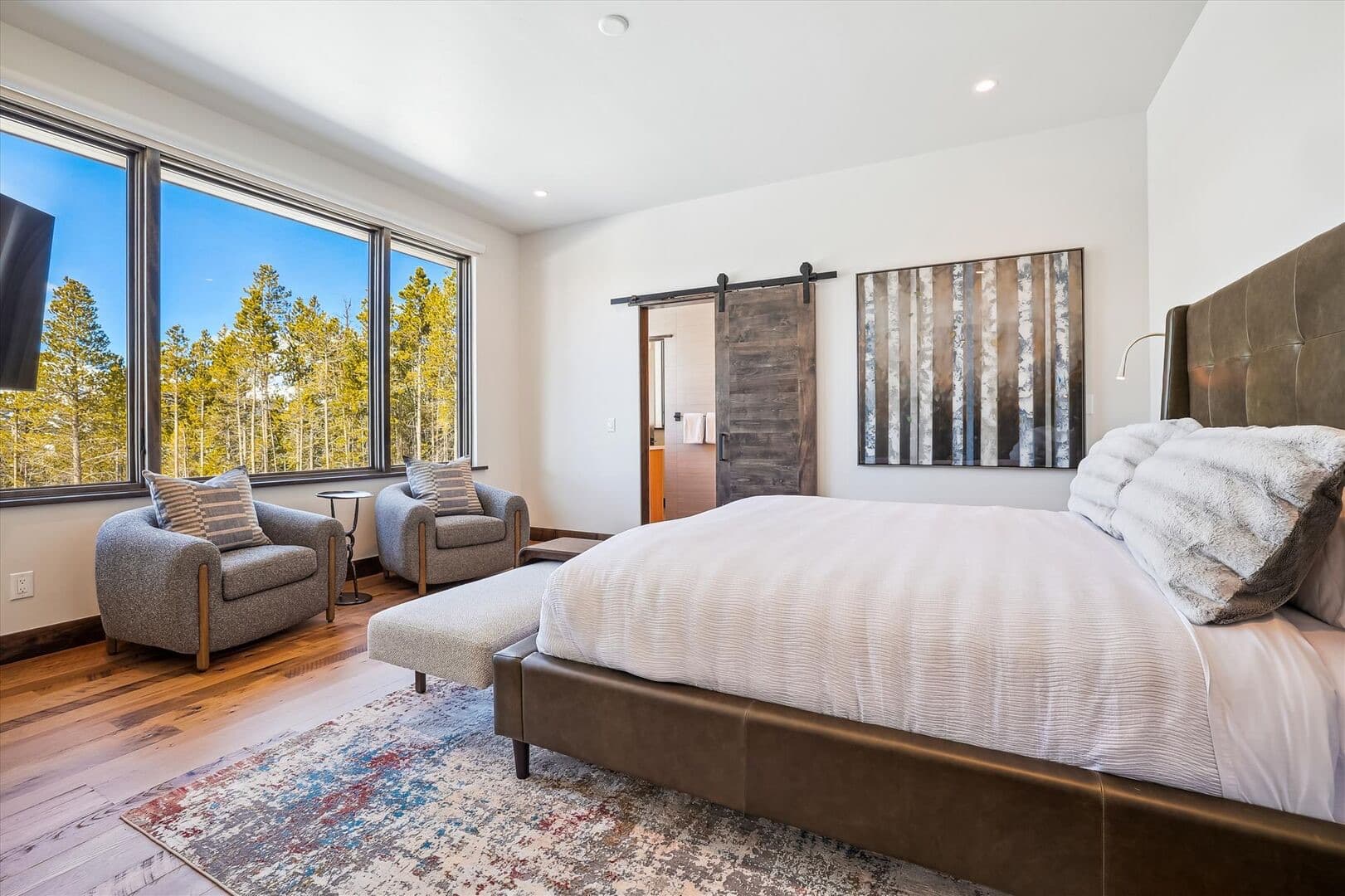 Modern View Manor - Image 44