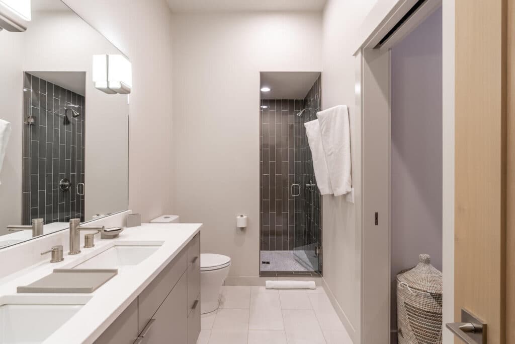 Blue Run Home - Image 14