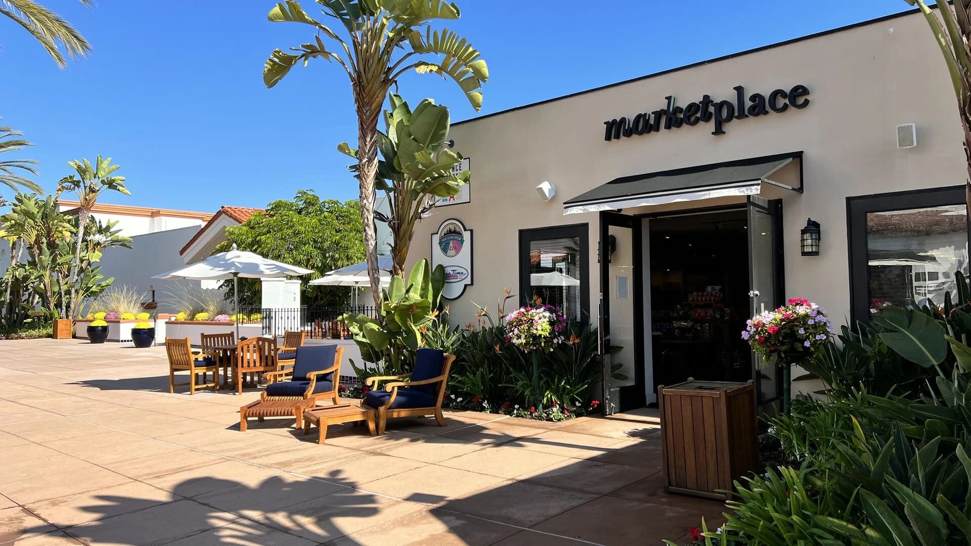 La Costa Lujo - Image 26