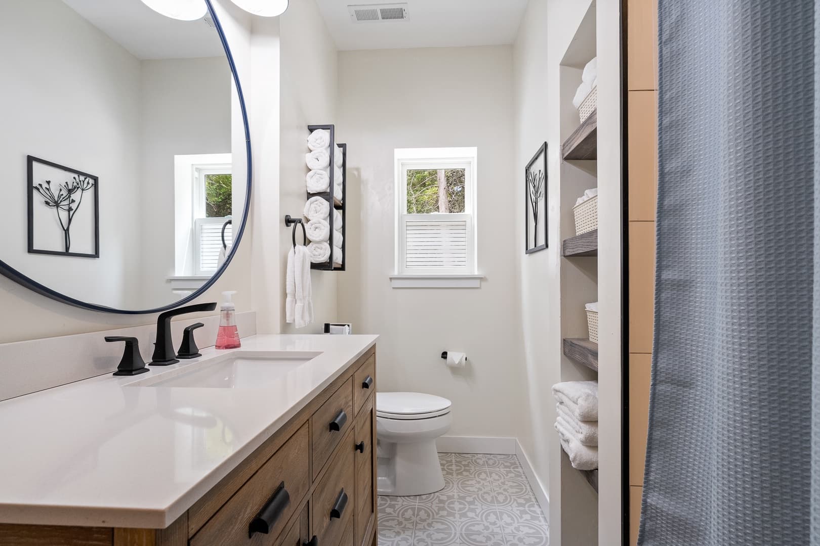 Point Beach Cottage - Image 17