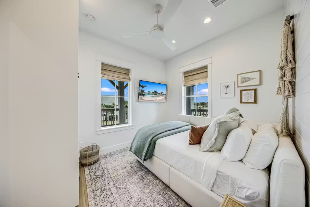 Oceanfront at Sunrise - Image 34