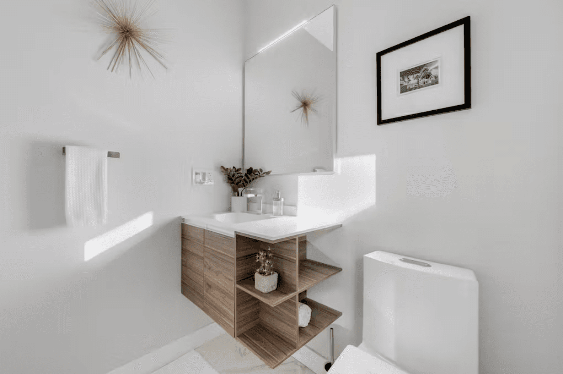 Modern Distinction Home - Image 25