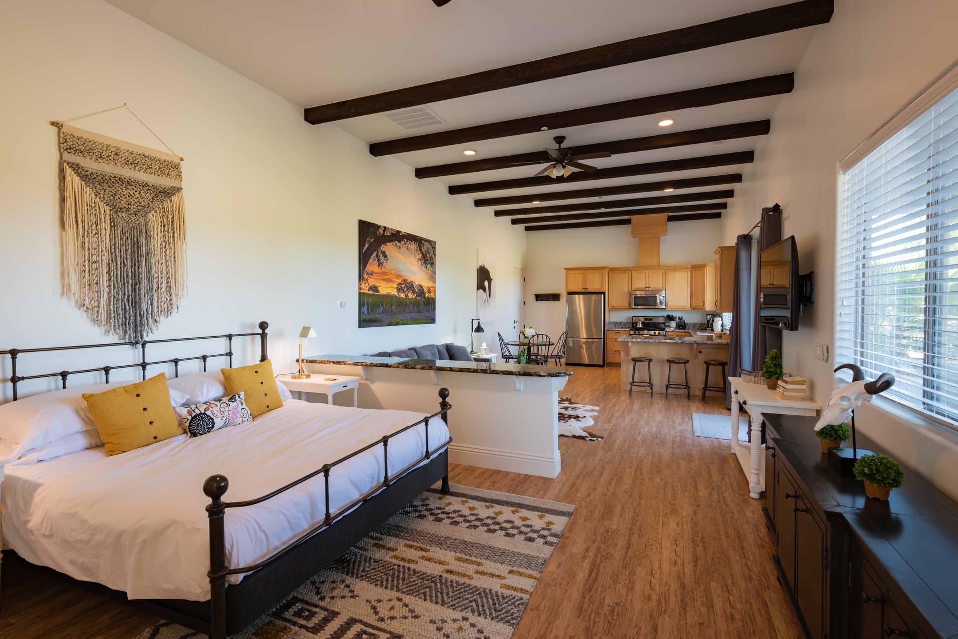 Frontier Hideaway Home - Image 18