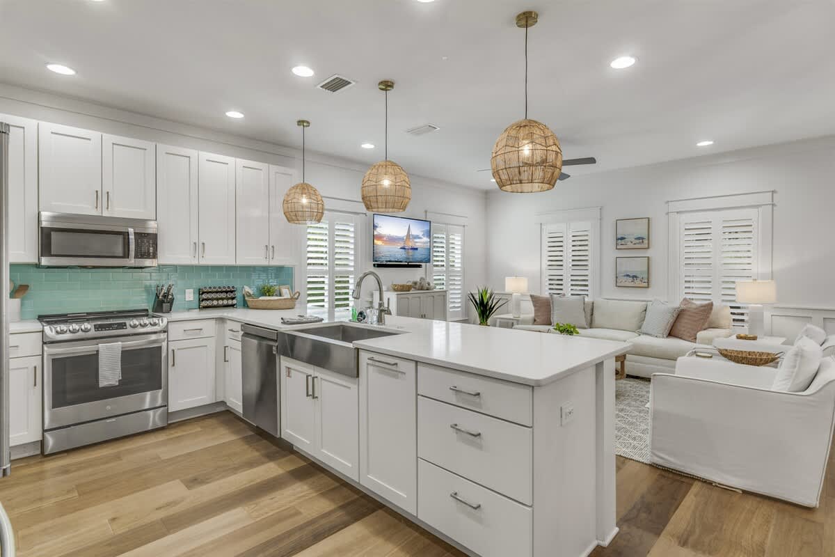 Southern Tides - Image 8