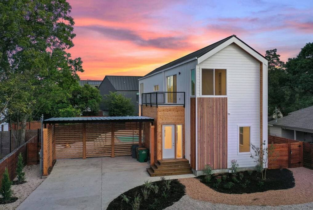 Fun at South 1st Street - Image 5