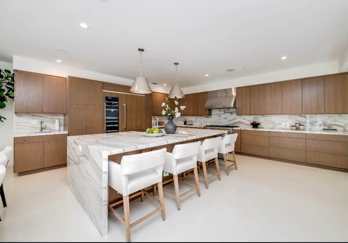 Hollywood Regency Villa - Image 6