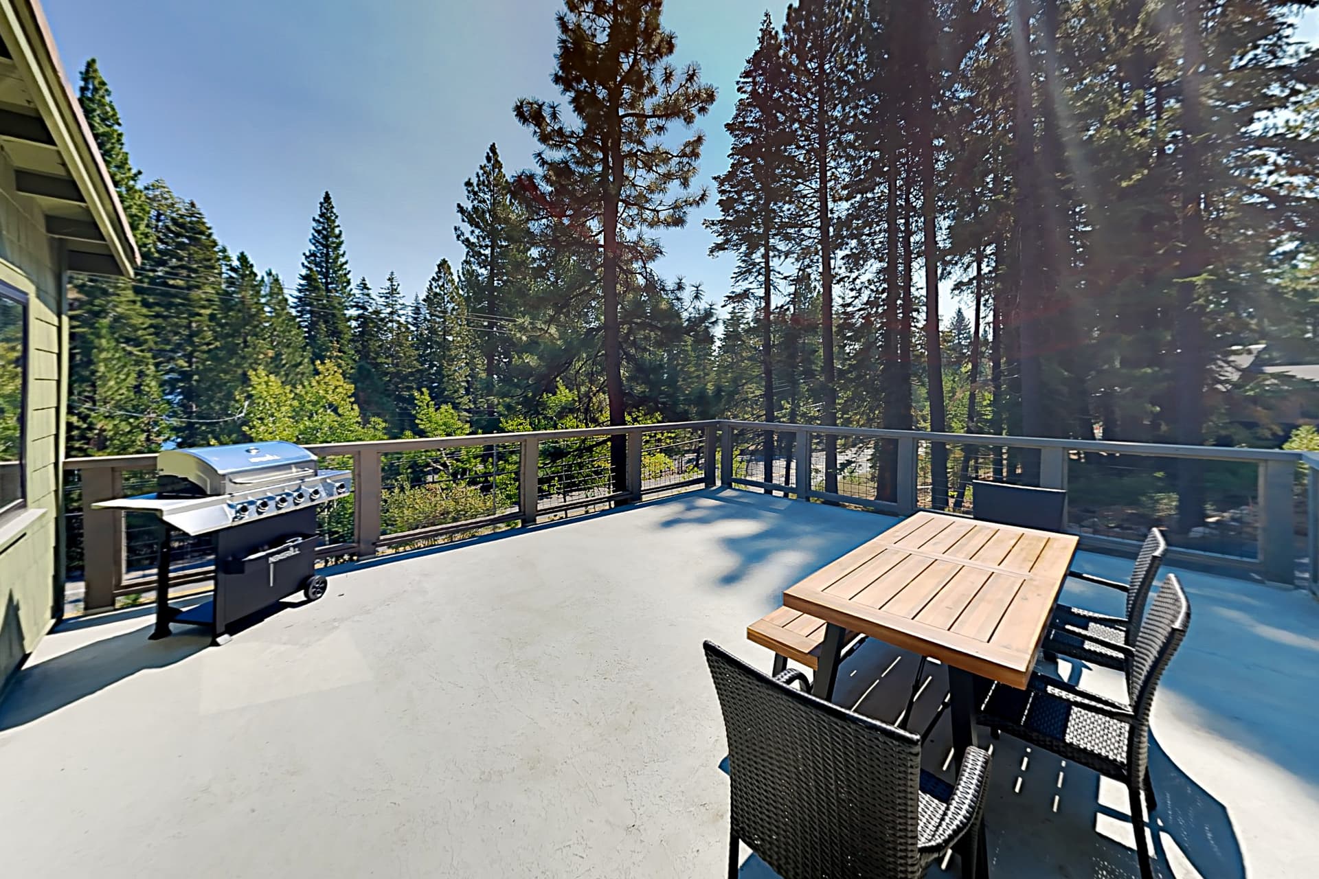 North Lake Adventure House - Image 27