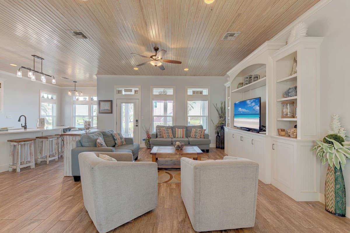 Postcard From Paradise - Image 2