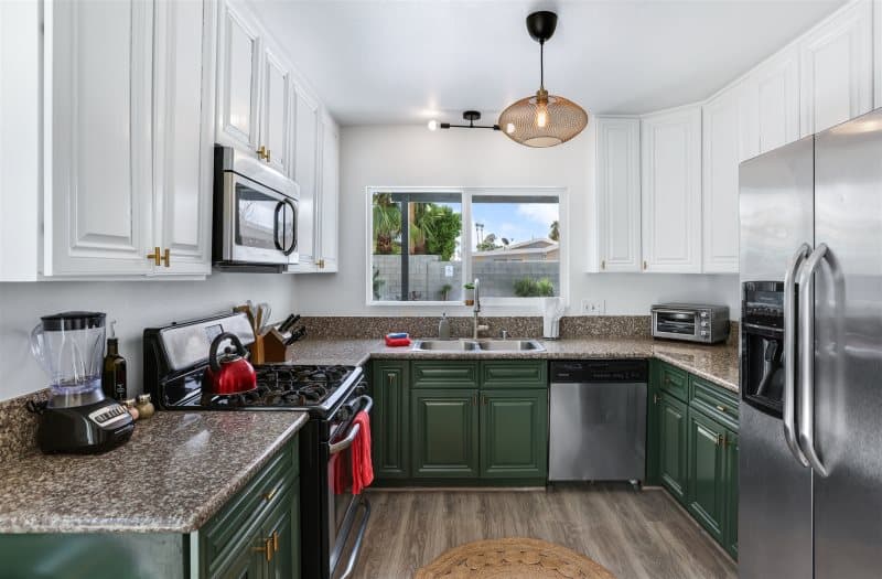 Desert Green Serenity - Image 4