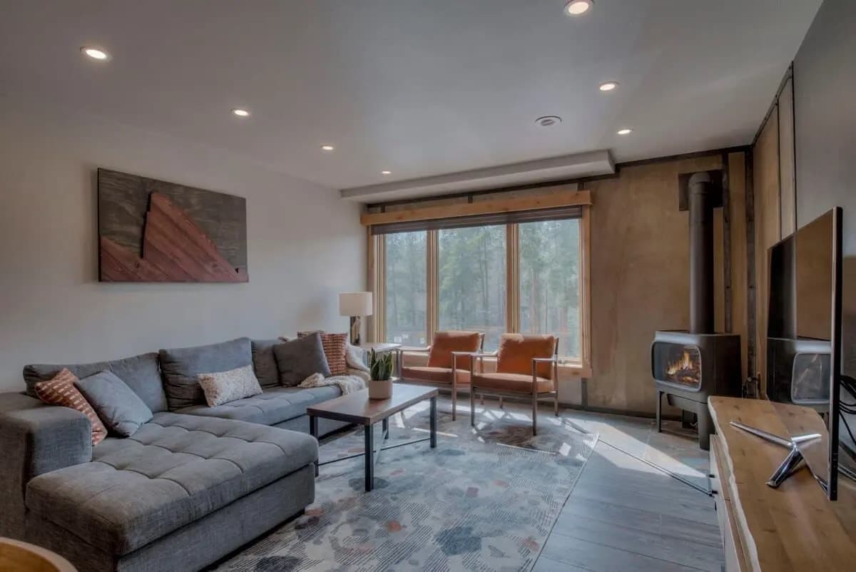 Peaks and Pines - Image 4