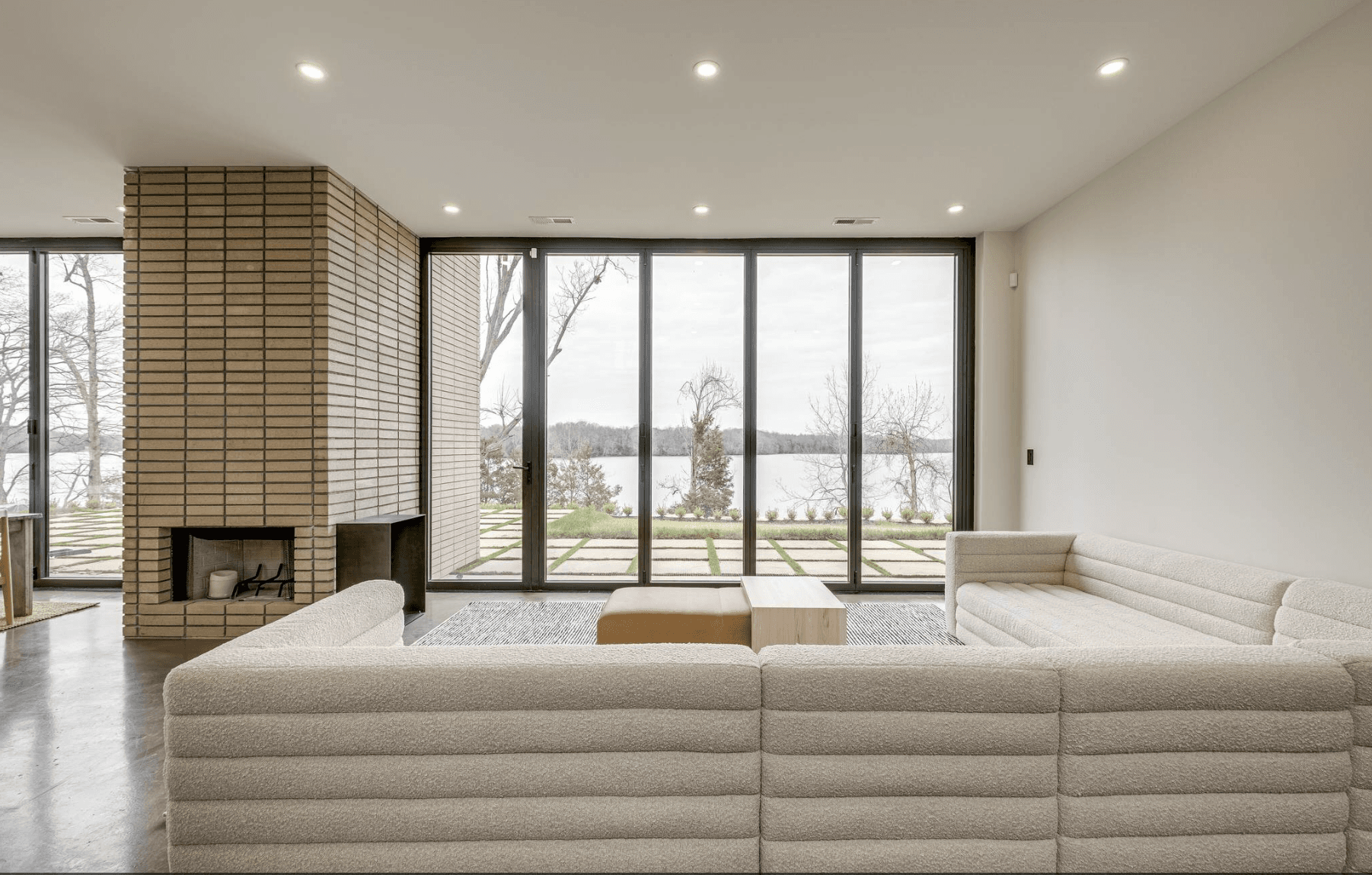 Nashville Lakeside Modern - Image 41